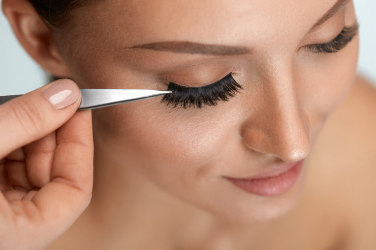 Transform Your Eyes in 10 Minutes: DIY Lash Secrets