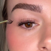 2.Remove Lash Clusters